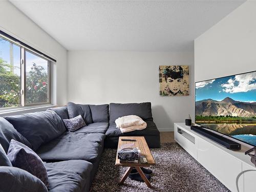 101-36 South Turner St, Victoria, BC - Indoor Photo Showing Living Room