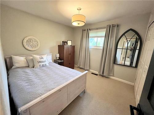 bedroom #2 - 19 White Oaks Avenue, Brantford, ON - Indoor Photo Showing Bedroom