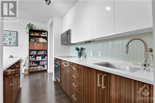 201 Parkdale Avenue Unit#403, Ottawa, ON - Indoor Photo Showing Kitchen With Upgraded Kitchen