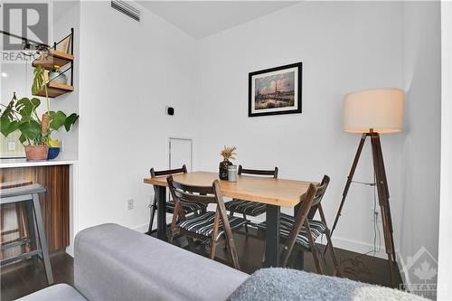 201 Parkdale Avenue Unit#403, Ottawa, ON - Indoor Photo Showing Dining Room