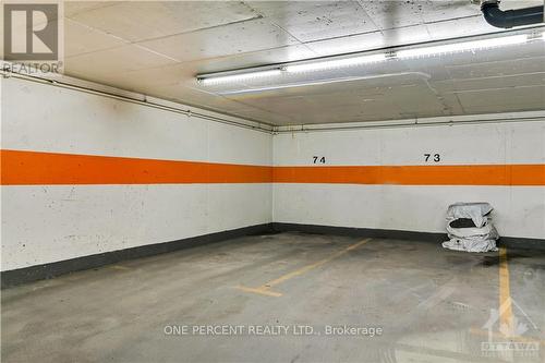 403 - 201 Parkdale Avenue, Ottawa, ON - Indoor Photo Showing Garage