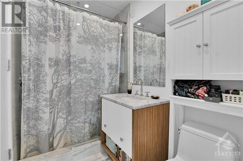 201 Parkdale Avenue Unit#403, Ottawa, ON - Indoor Photo Showing Bathroom