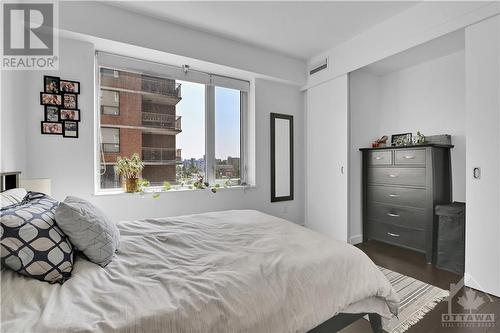 201 Parkdale Avenue Unit#403, Ottawa, ON - Indoor Photo Showing Bedroom