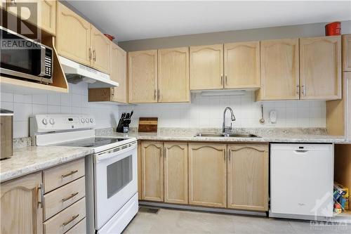 49 Springcreek Crescent, Ottawa, ON - Indoor Photo Showing Kitchen With Double Sink