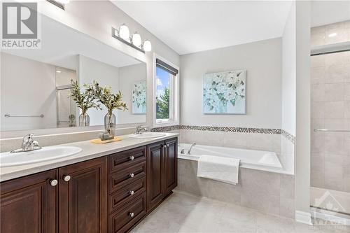 5-piece Ensuite - 63 Boddington Street, Ottawa, ON - Indoor Photo Showing Bathroom