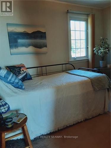 18992 County 2 Road, South Glengarry, ON - Indoor Photo Showing Bedroom