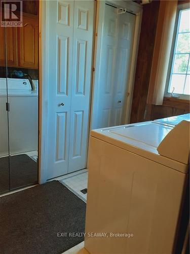 18992 County 2 Road, South Glengarry, ON - Indoor Photo Showing Laundry Room