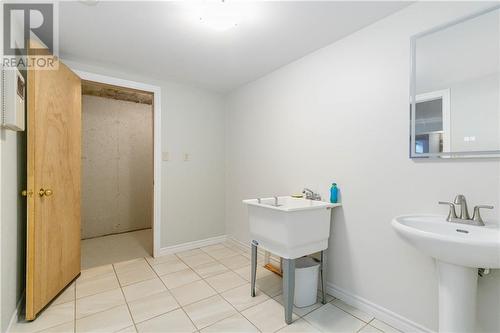 105 Bennett Avenue, Moncton, NB - Indoor Photo Showing Bathroom