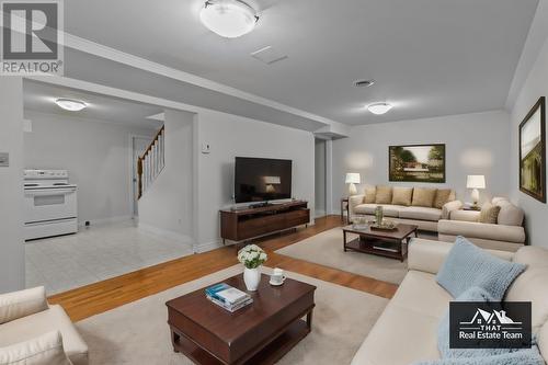 8 Thames Place, Mount Pearl, NL - Indoor Photo Showing Living Room