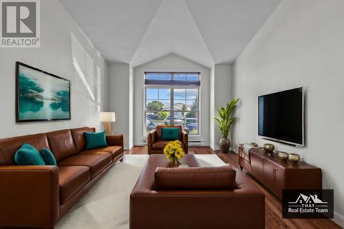 8 Thames Place, Mount Pearl, NL - Indoor Photo Showing Living Room