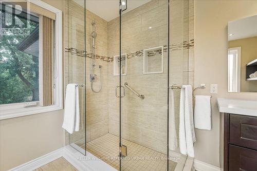 5 Bevdale Road, Toronto (Willowdale West), ON - Indoor Photo Showing Bathroom