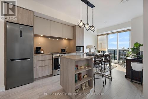 3109 - 70 Annie Craig Drive, Toronto (Mimico), ON - Indoor Photo Showing Kitchen With Upgraded Kitchen