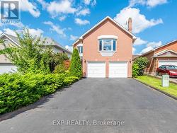 14 POMPANO COURT  Hamilton, ON L8W 3H2