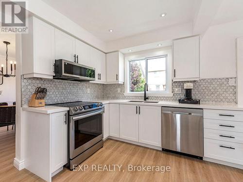 14 Pompano Court, Hamilton (Templemead), ON - Indoor Photo Showing Kitchen With Stainless Steel Kitchen With Upgraded Kitchen