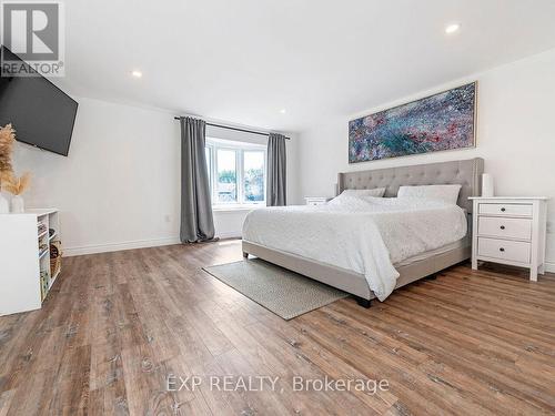 14 Pompano Court, Hamilton (Templemead), ON - Indoor Photo Showing Bedroom