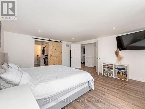 14 Pompano Court, Hamilton (Templemead), ON - Indoor Photo Showing Bedroom