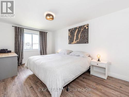 14 Pompano Court, Hamilton (Templemead), ON - Indoor Photo Showing Bedroom