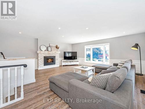 14 Pompano Court, Hamilton (Templemead), ON - Indoor Photo Showing Living Room With Fireplace