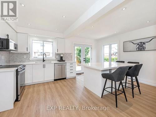 14 Pompano Court, Hamilton (Templemead), ON - Indoor Photo Showing Kitchen With Stainless Steel Kitchen With Upgraded Kitchen