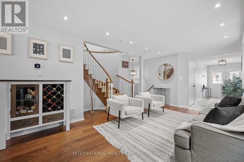 1794 Lampman Avenue, Burlington (Uptown), ON - Indoor Photo Showing Living Room