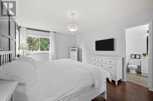 1794 Lampman Avenue, Burlington (Uptown), ON - Indoor Photo Showing Bedroom