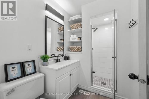 1794 Lampman Avenue, Burlington (Uptown), ON - Indoor Photo Showing Bathroom