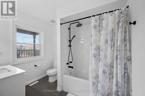 1794 Lampman Avenue, Burlington (Uptown), ON - Indoor Photo Showing Bathroom