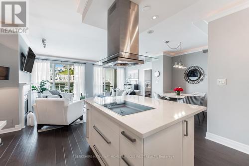 Ph404 - 88 Palace Pier Court, Toronto (Mimico), ON - Indoor Photo Showing Kitchen