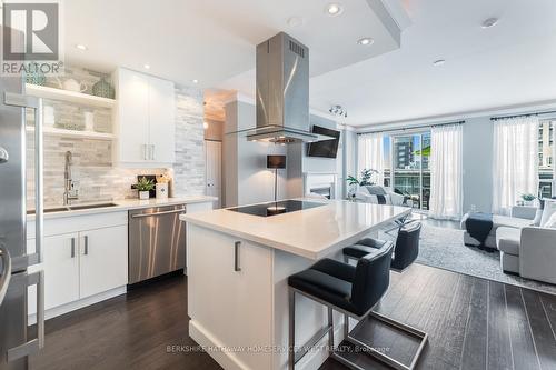 Ph404 - 88 Palace Pier Court, Toronto (Mimico), ON - Indoor Photo Showing Kitchen With Upgraded Kitchen