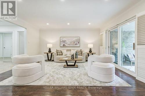 869 Fletcher Valley Crescent, Mississauga (Clarkson), ON - Indoor Photo Showing Living Room