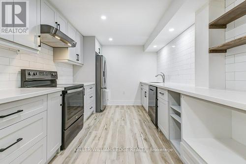 869 Fletcher Valley Crescent, Mississauga (Clarkson), ON - Indoor Photo Showing Kitchen With Upgraded Kitchen