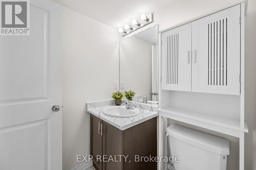 60 - 383 Dundas Street E, Hamilton (Waterdown), ON - Indoor Photo Showing Bathroom