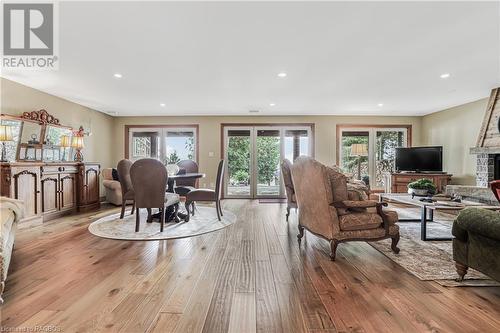 420 Mallory Beach Road, South Bruce Peninsula, ON - Indoor Photo Showing Living Room