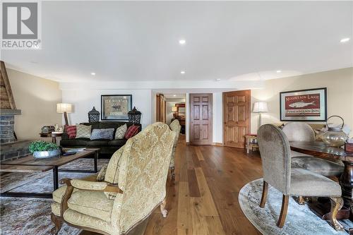 420 Mallory Beach Road, South Bruce Peninsula, ON - Indoor Photo Showing Living Room