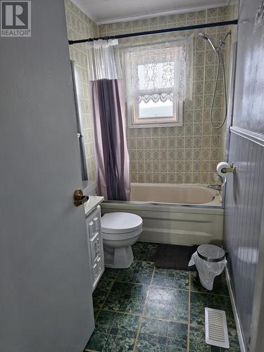 11 Walshes Hill, Bay De Verde, NL - Indoor Photo Showing Bathroom