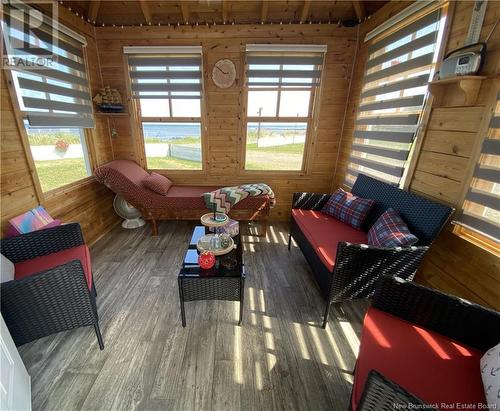 39 Normandie E, Petit-Rocher, NB - Indoor Photo Showing Living Room