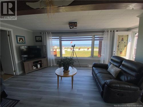 39 Normandie E, Petit-Rocher, NB - Indoor Photo Showing Living Room