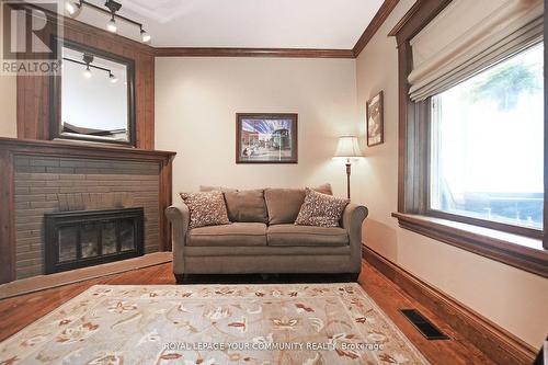 111 Edward Street, Aurora (Aurora Village), ON - Indoor Photo Showing Living Room With Fireplace