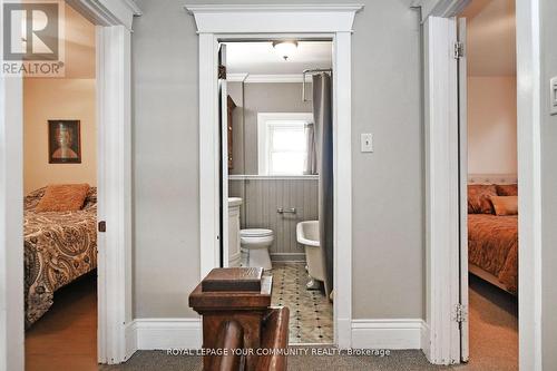 111 Edward Street, Aurora (Aurora Village), ON - Indoor Photo Showing Bathroom