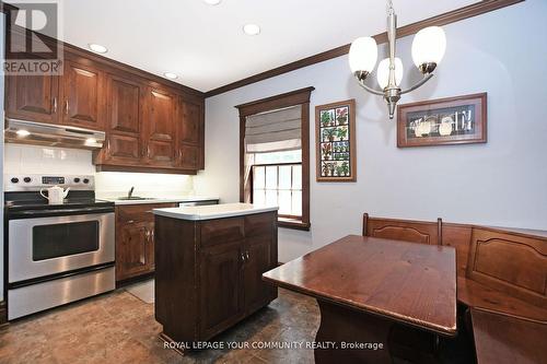 111 Edward Street, Aurora (Aurora Village), ON - Indoor Photo Showing Kitchen