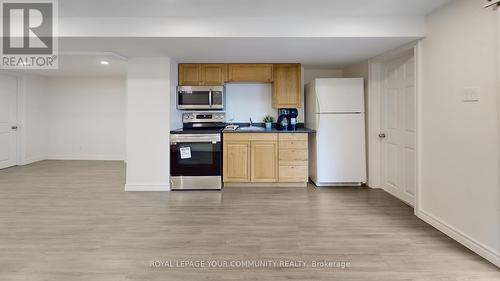 381 Rushbrook Drive, Newmarket (Summerhill Estates), ON - Indoor Photo Showing Kitchen