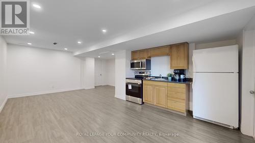 381 Rushbrook Drive, Newmarket (Summerhill Estates), ON - Indoor Photo Showing Kitchen