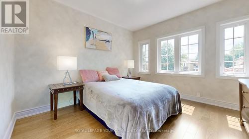 381 Rushbrook Drive, Newmarket, ON - Indoor Photo Showing Bedroom