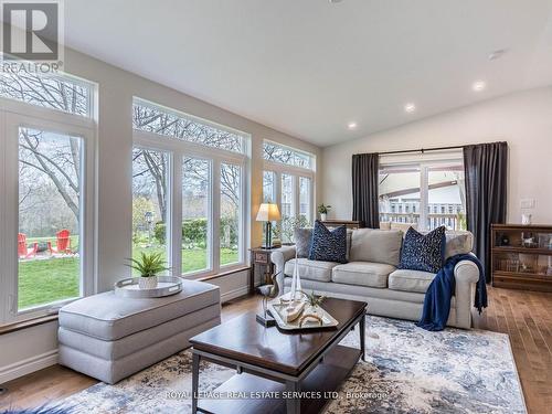 67 Centre Street S, Brampton, ON - Indoor Photo Showing Living Room