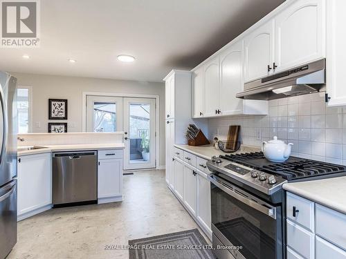 67 Centre Street S, Brampton, ON - Indoor Photo Showing Kitchen