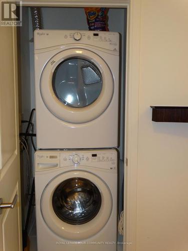 515B - 9600 Yonge Street, Richmond Hill (North Richvale), ON - Indoor Photo Showing Laundry Room