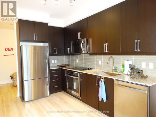 515B - 9600 Yonge Street, Richmond Hill (North Richvale), ON - Indoor Photo Showing Kitchen With Upgraded Kitchen