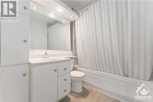 6545 Old Richmond Road, Richmond, ON - Indoor Photo Showing Bathroom