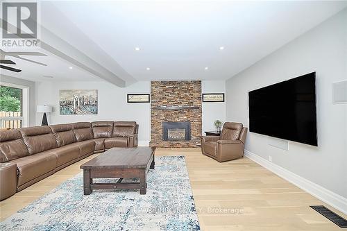 16 Blackwood Crescent, Pelham, ON - Indoor Photo Showing Living Room With Fireplace