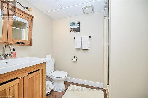 16 Blackwood Crescent, Pelham, ON - Indoor Photo Showing Bathroom